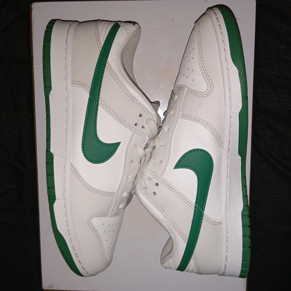 $60 Mens Size 9 Nike Dunk LOW
